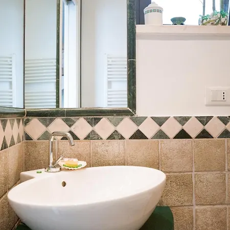 L'apostolo E Il Navarca *